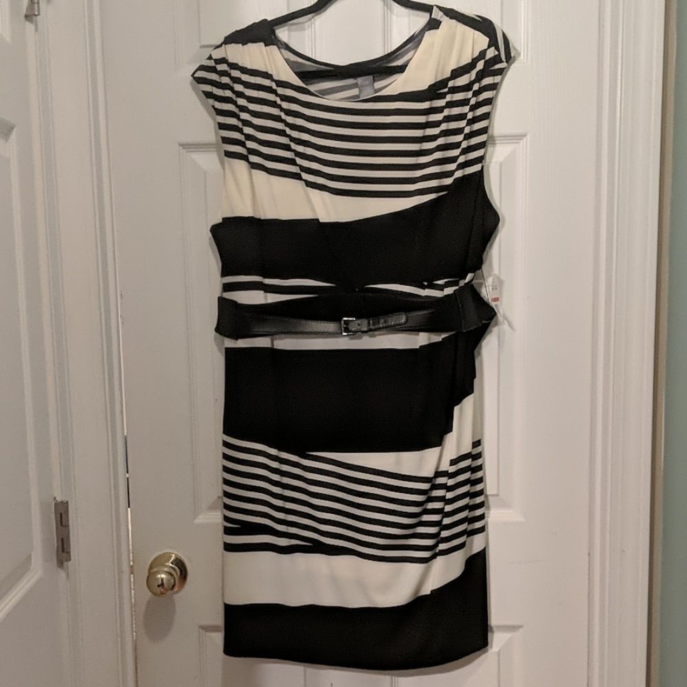 Bisou Bisou  black and white patterned dress Sz 24